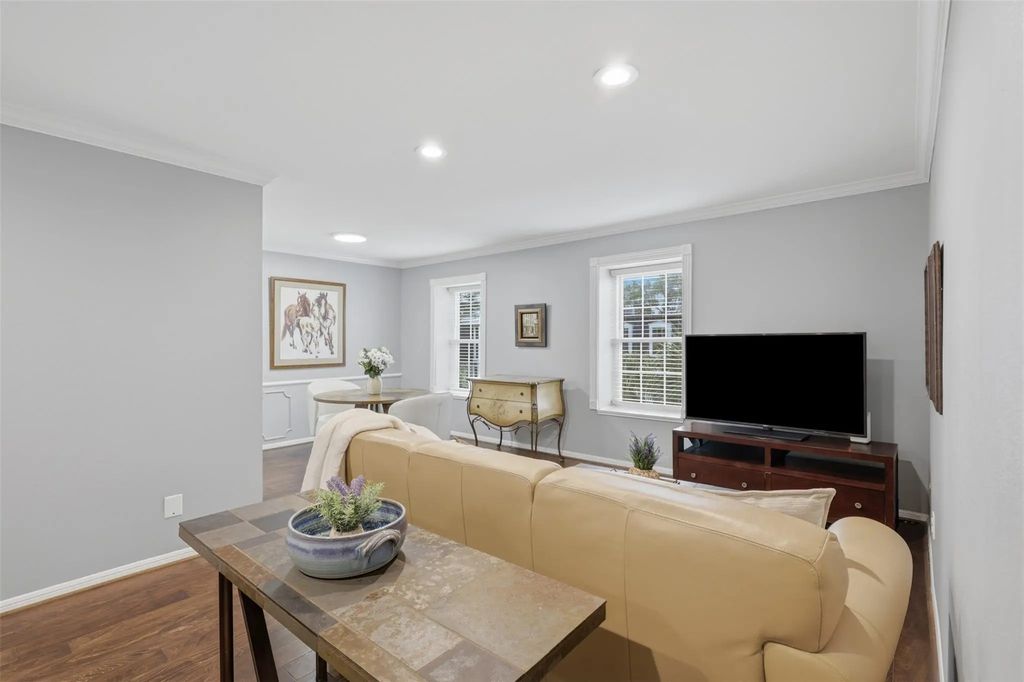 353 N Post Oak Lane 825, Houston