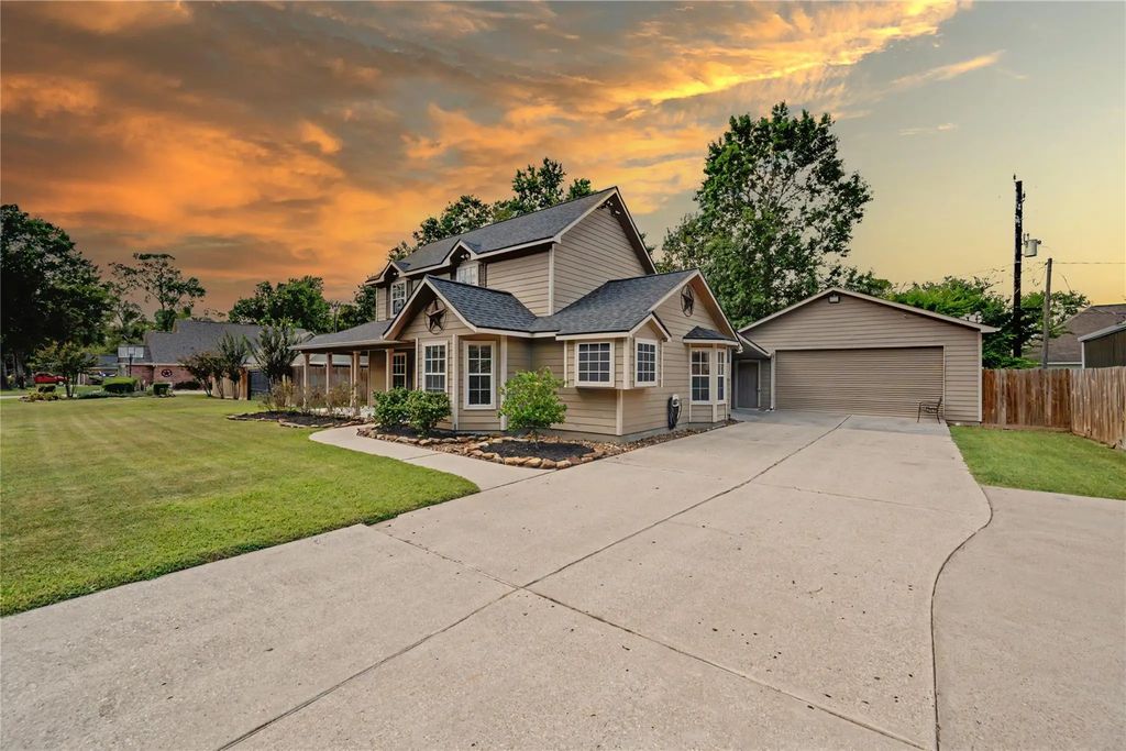 2910 & 2914 Skimmer Way, Crosby