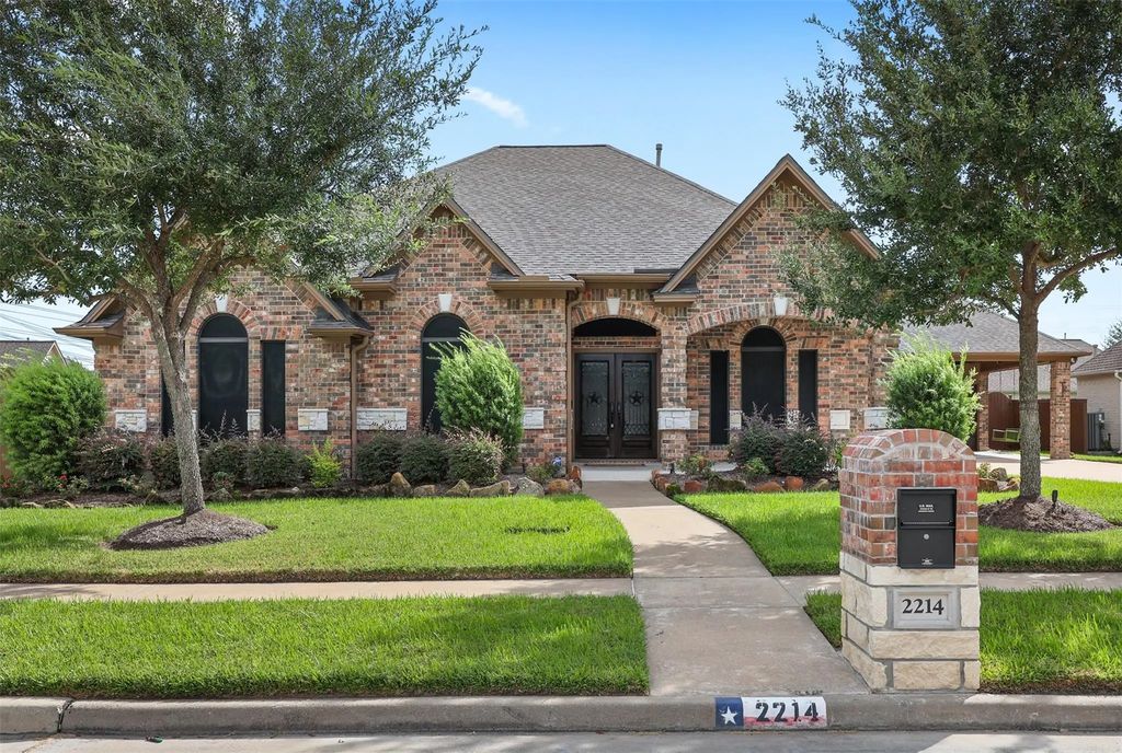 2214 W Lonesome Dove Drive, Deer Park