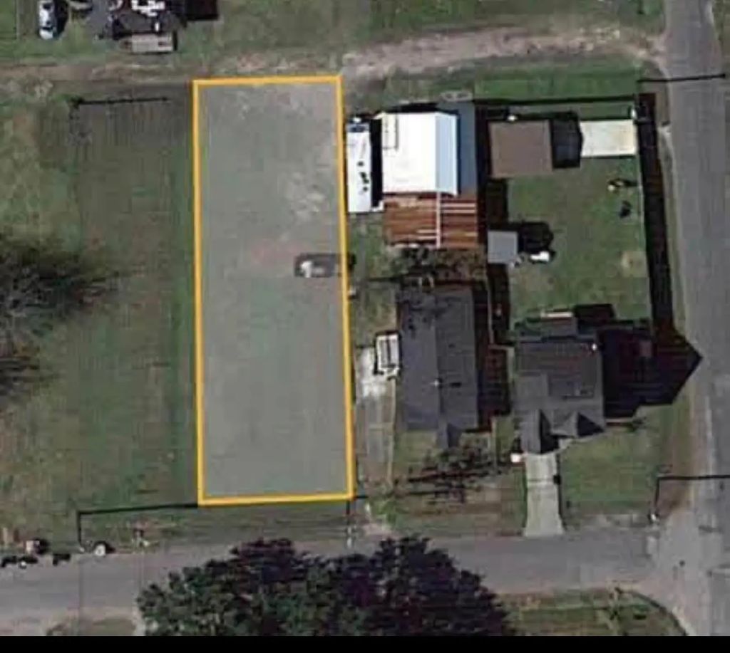 2808 Moore Avenue, Bay City