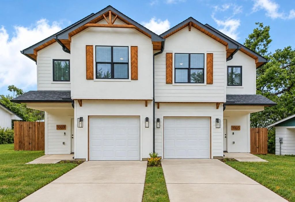 1003/1005 Armbrister Street, Brenham