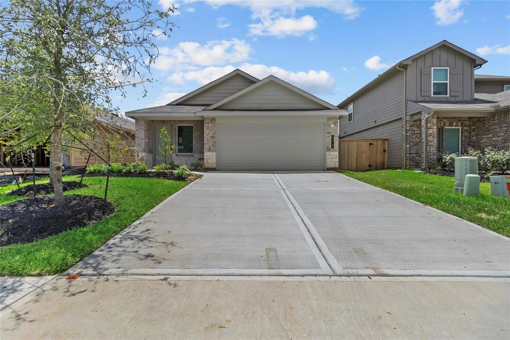 571 Belle Springs Lane, Conroe