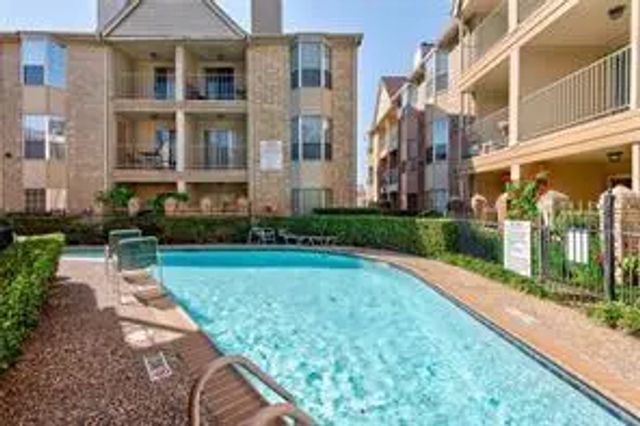 12550 Whittington Dr 814, Houston