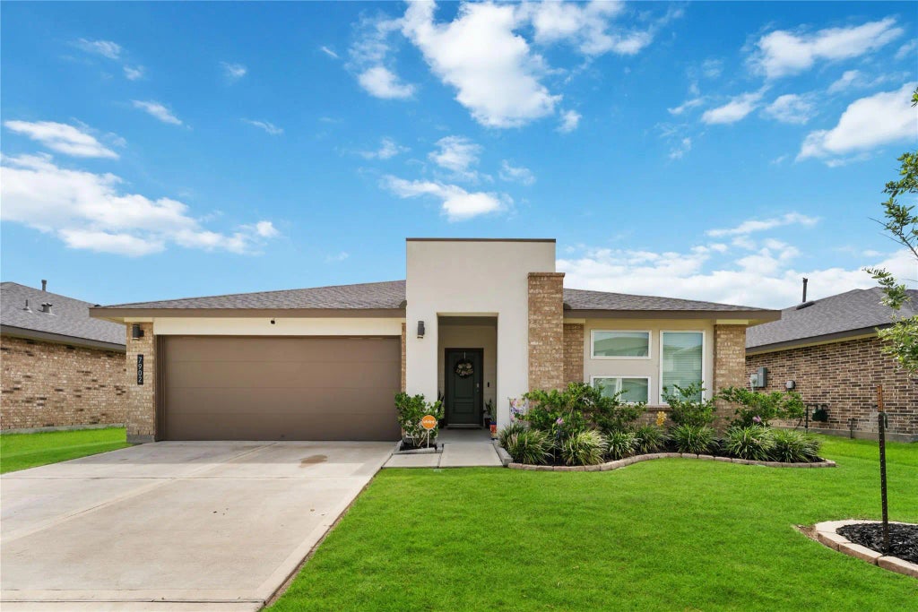 7902 Sleek Flock Lane, Rosharon