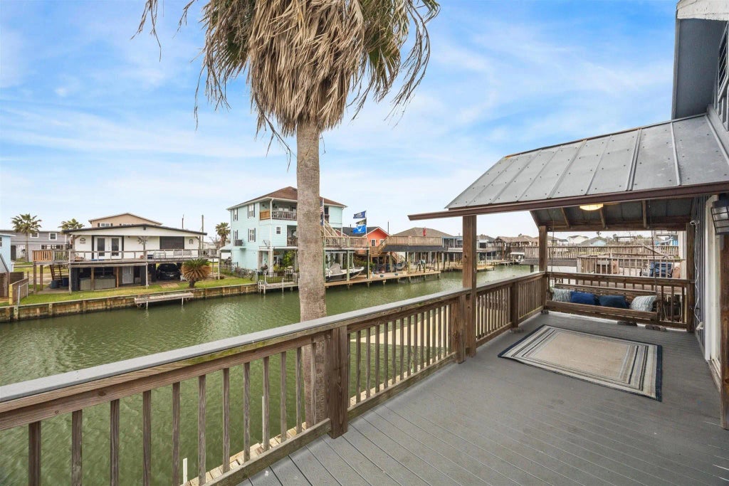 85 Bayou Vista Drive, Hitchcock