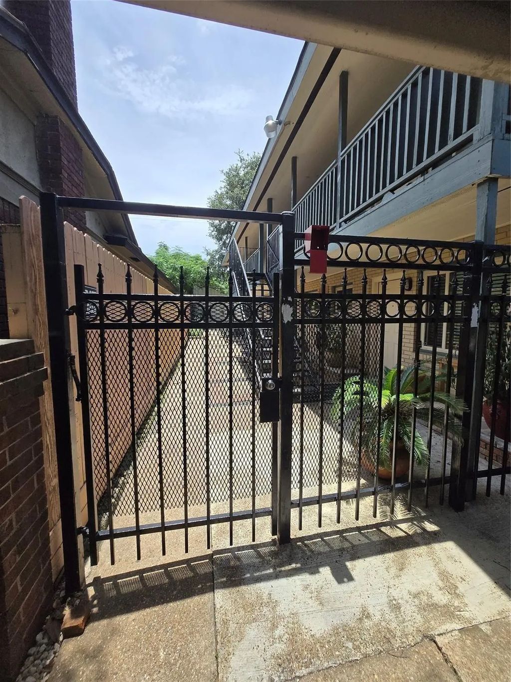 3910 Dallas Street 3, Houston
