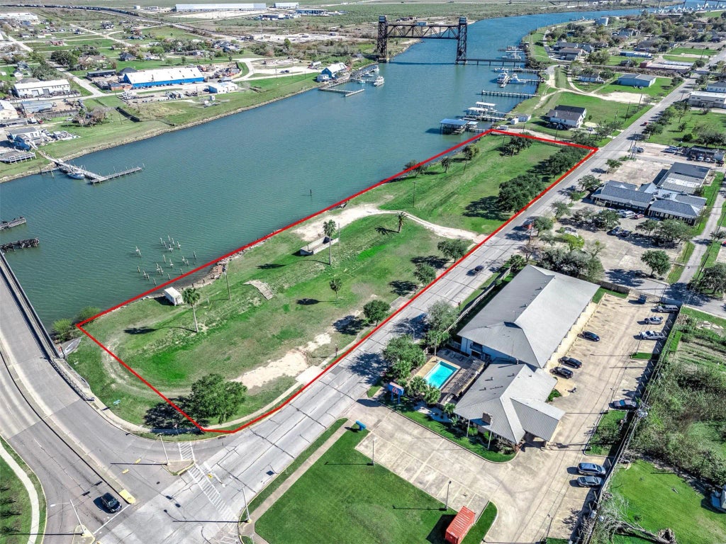 1024 W 2nd Street, Freeport