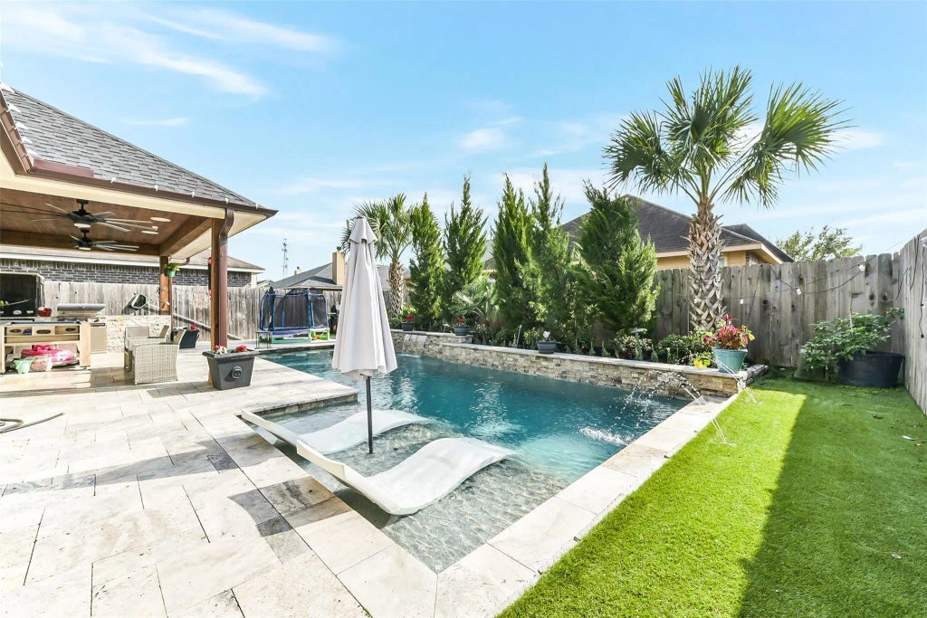 8927 Alcina Drive, Tomball