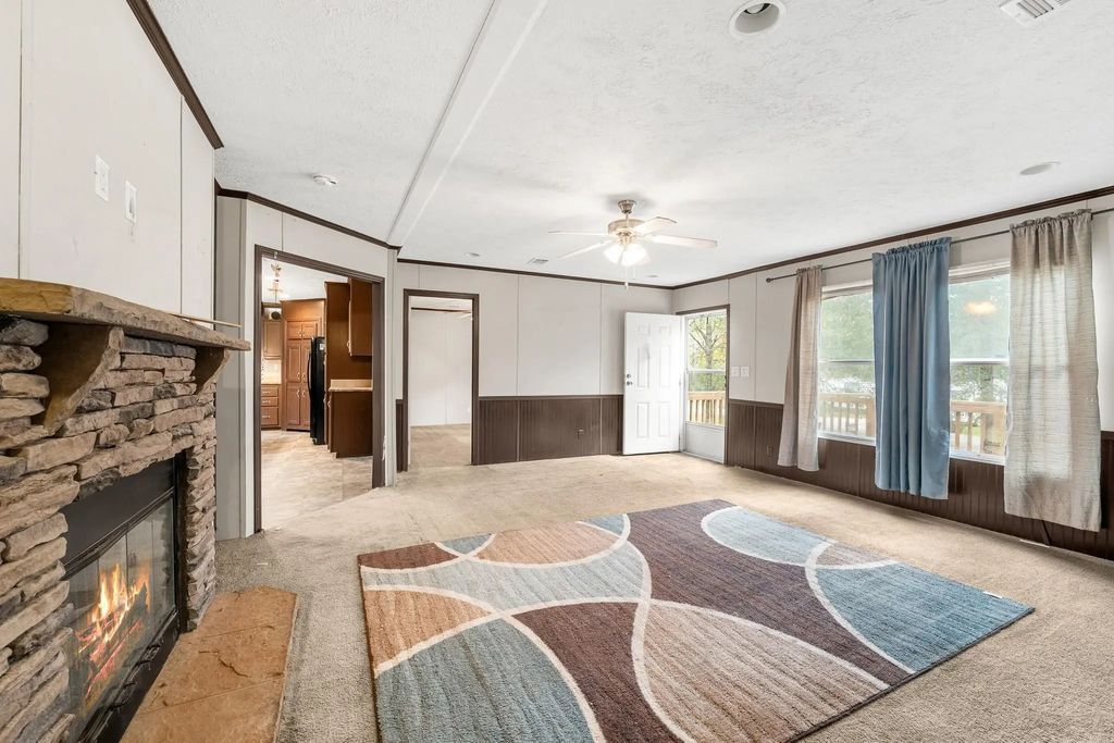 32 Oak Lake, Trinity