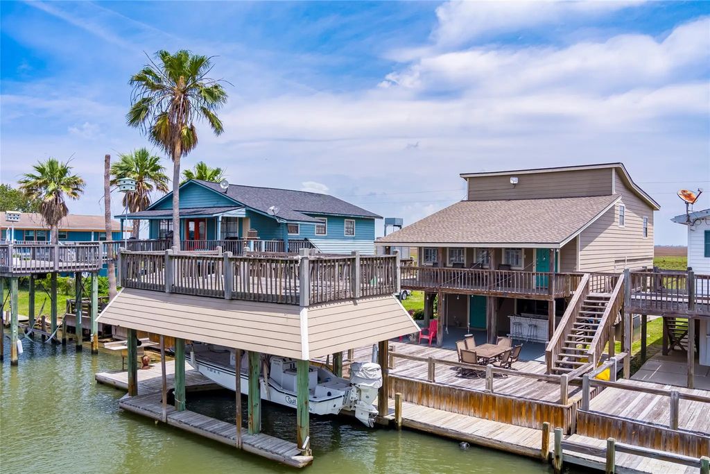 1247 Bay Street, Crystal Beach