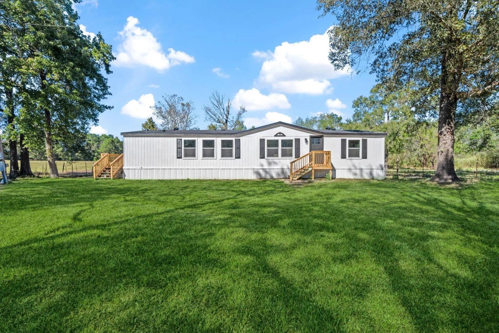 194 County Road 4402, Dayton