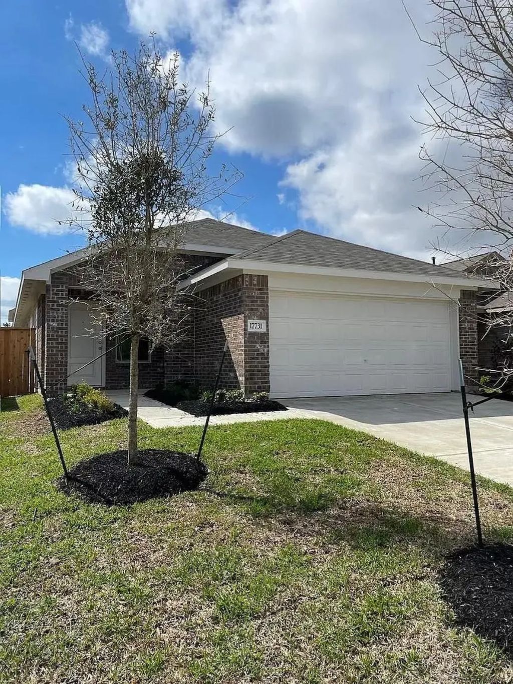 17731 Grove Hill Drive, Hockley