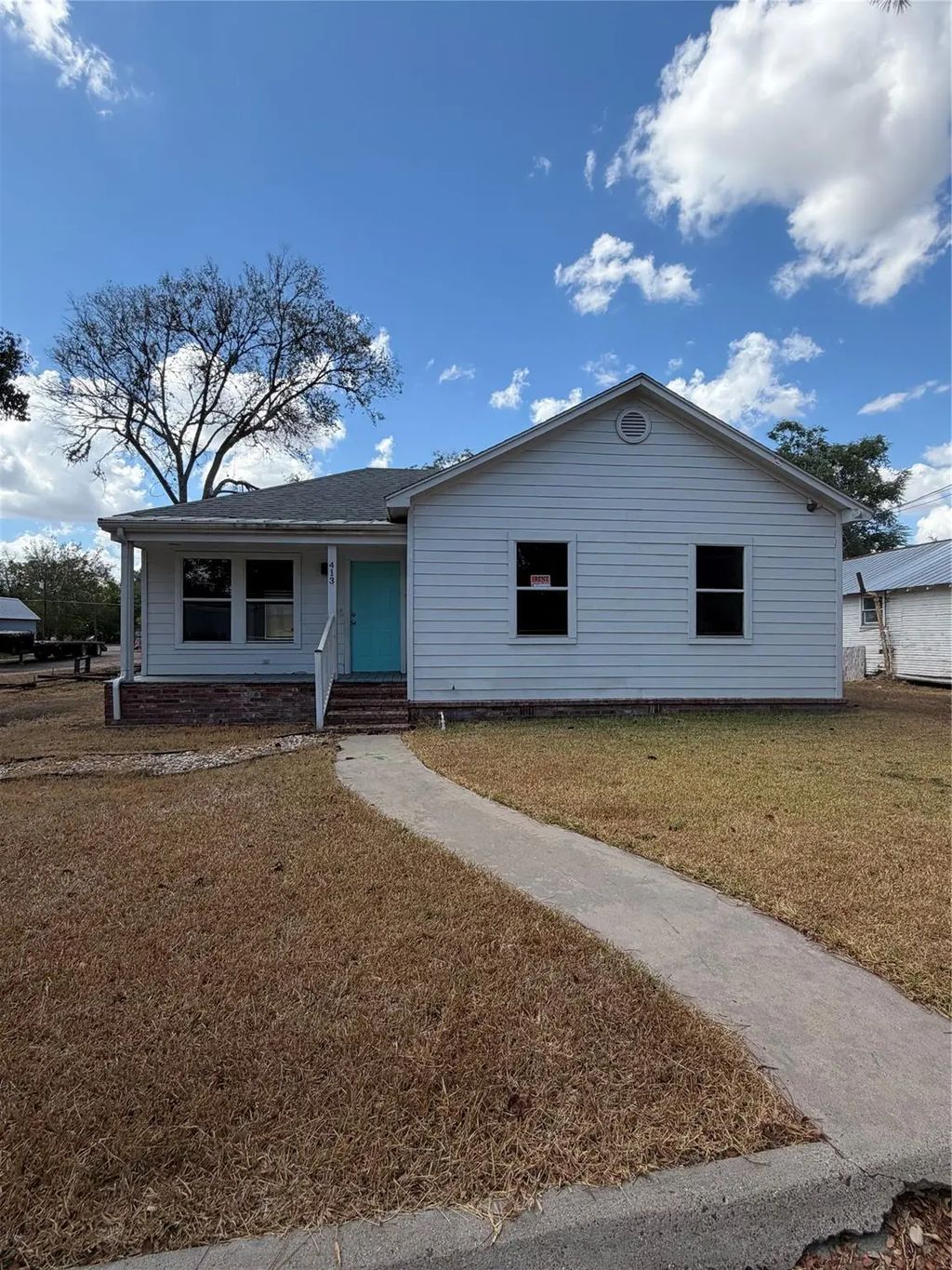 413 W Hamilton, Cuero