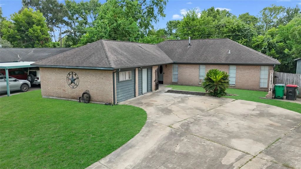 4205 Lariat Drive, Baytown
