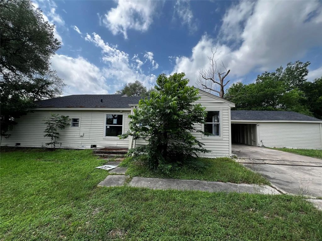 1805 E North Street, Victoria
