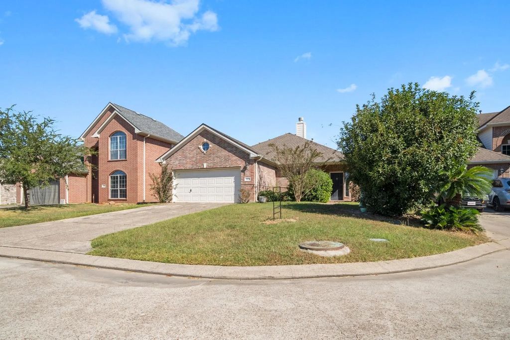 2204 Highland Crossing Drive, Conroe