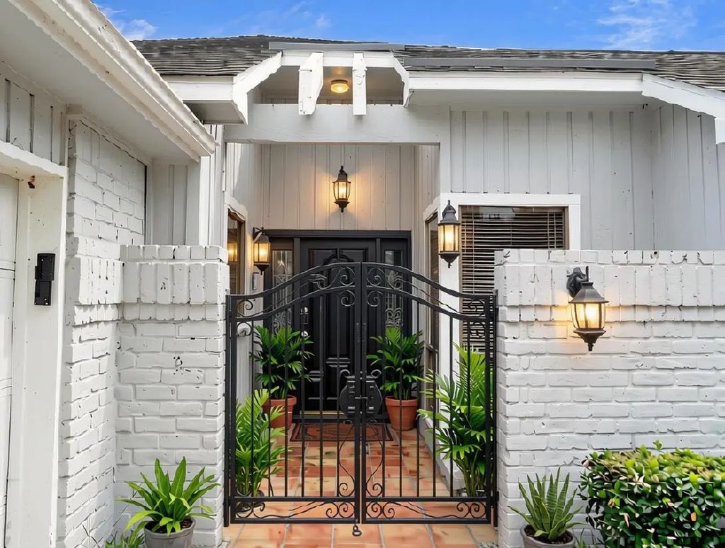 12107 Carriage Hill Drive, Houston