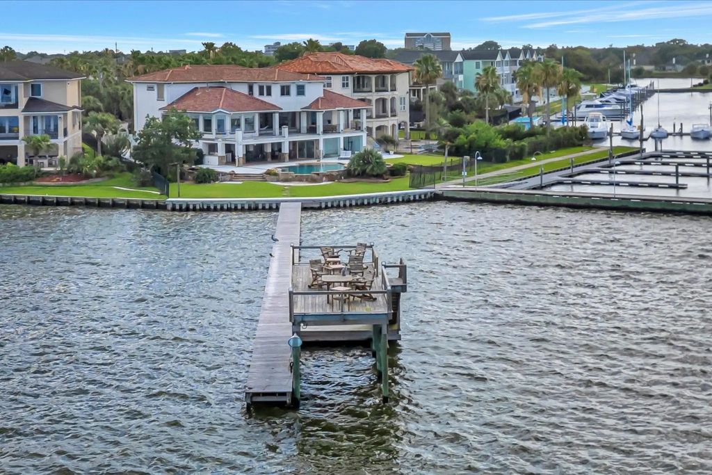 2240 Marina Way, Kemah