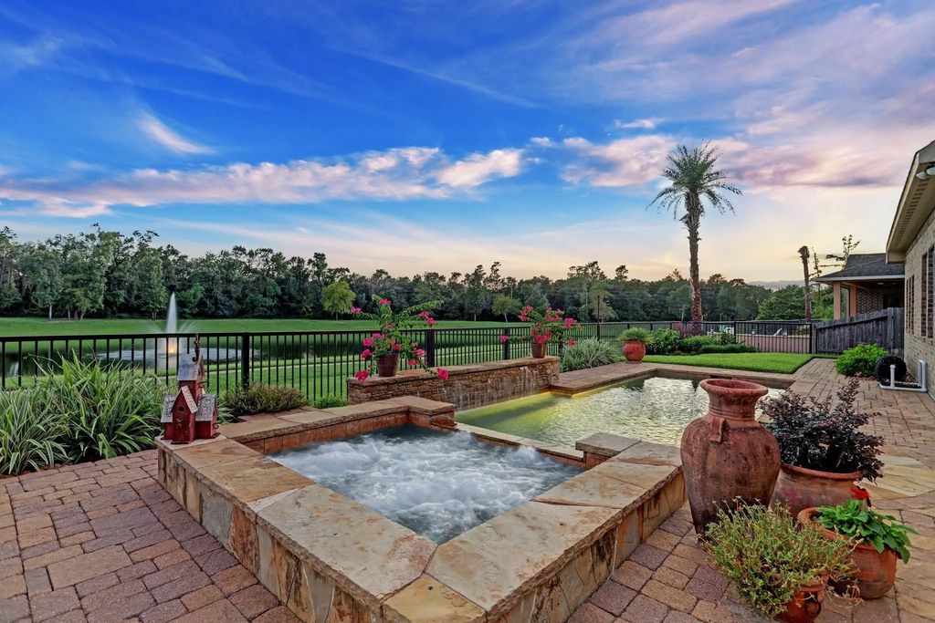 18515 Duke Lake Drive, Spring