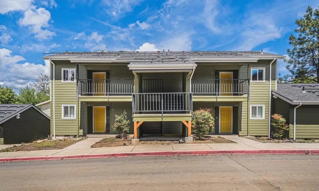 621 N River Rd, Other