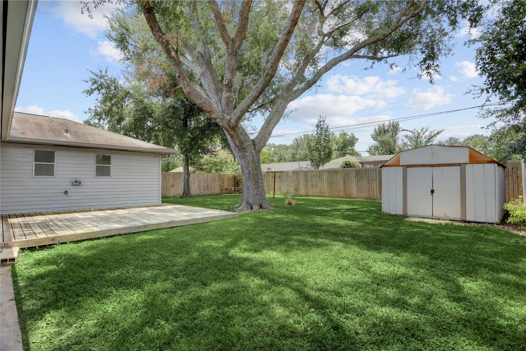 5843 Shurmard Drive, Houston