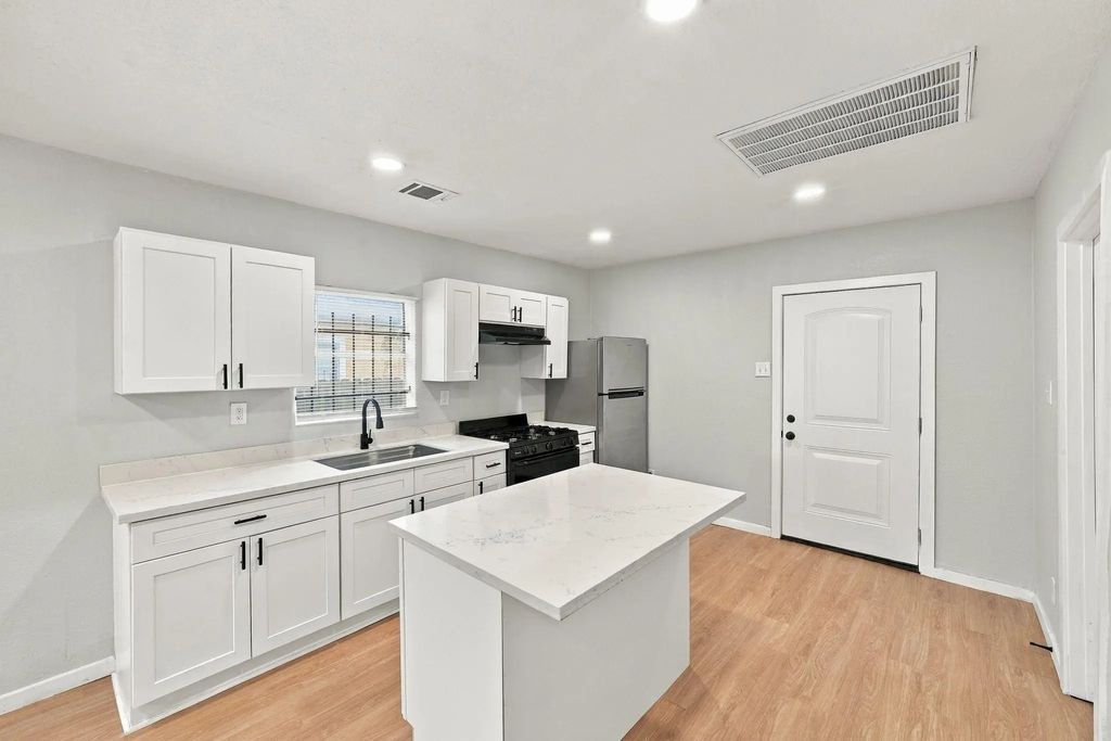 2903 Burkett Street, Houston