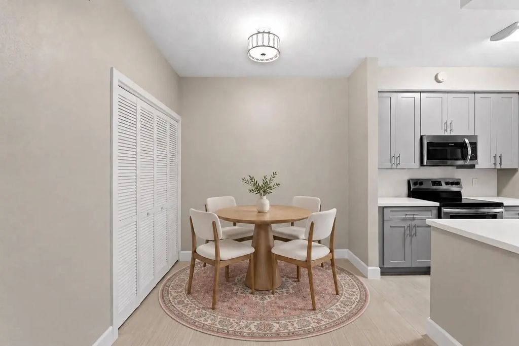 2300 Augusta Drive 37, Houston