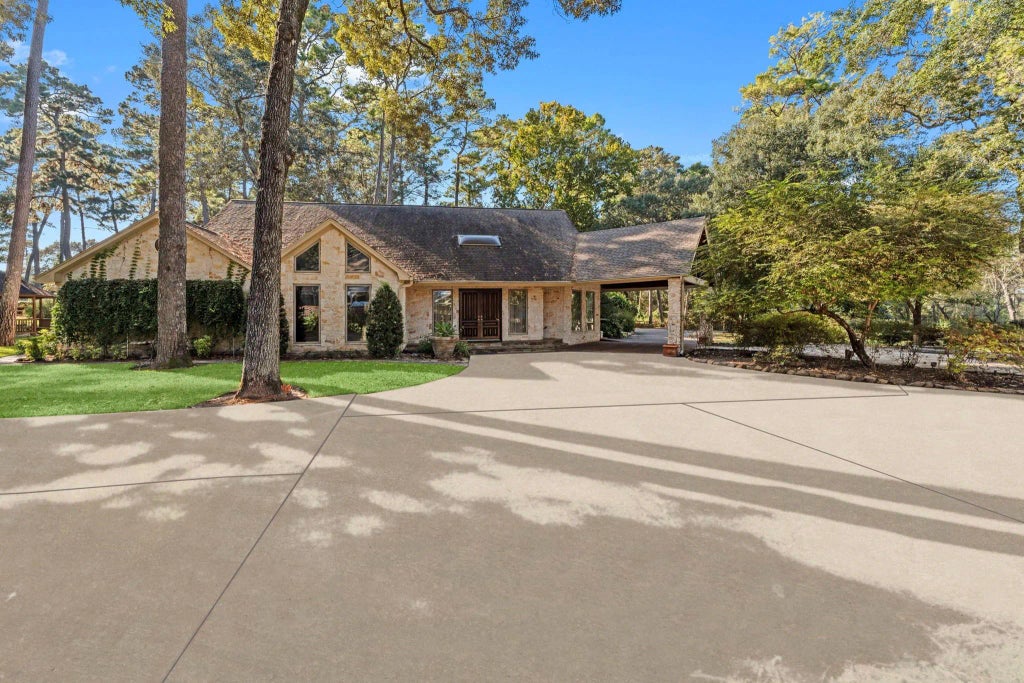 23503 Holly Hollow Street, Tomball