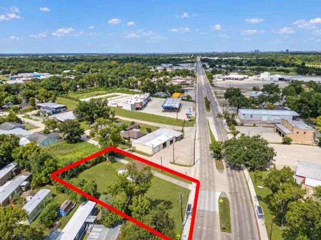 7713 Airline Drive, Houston
