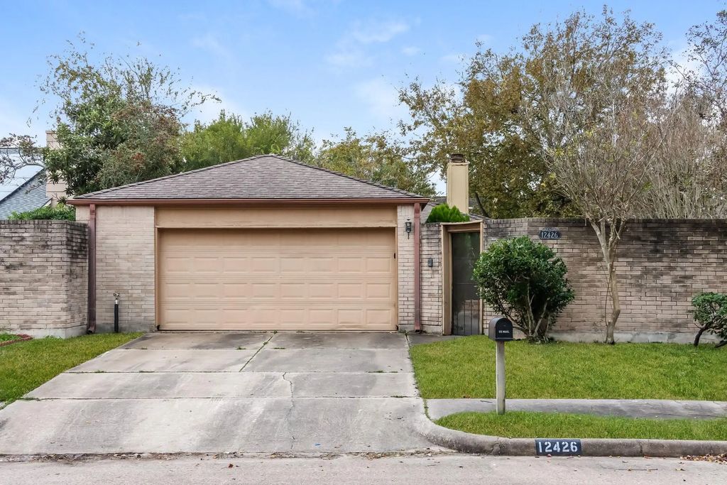12426 Sungate Lane, Houston