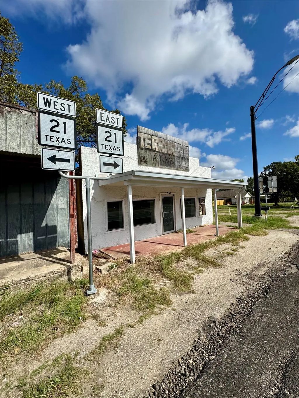 12149 State Highway 21 E, Midway