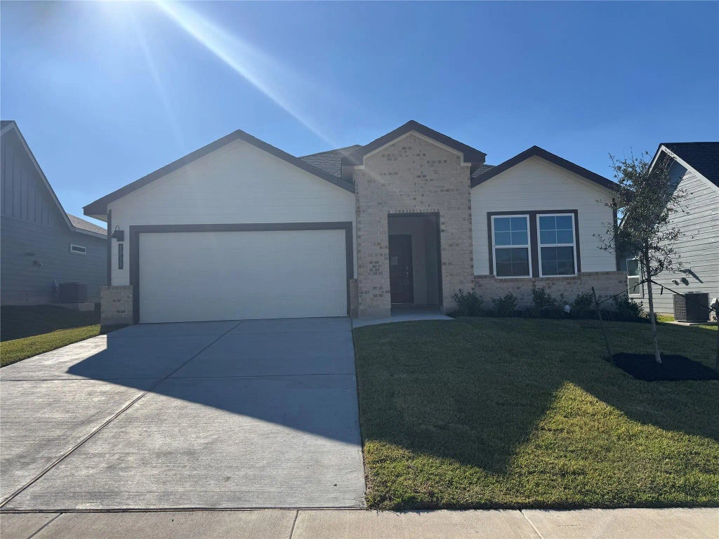 1717 Robinson Drive, Brenham