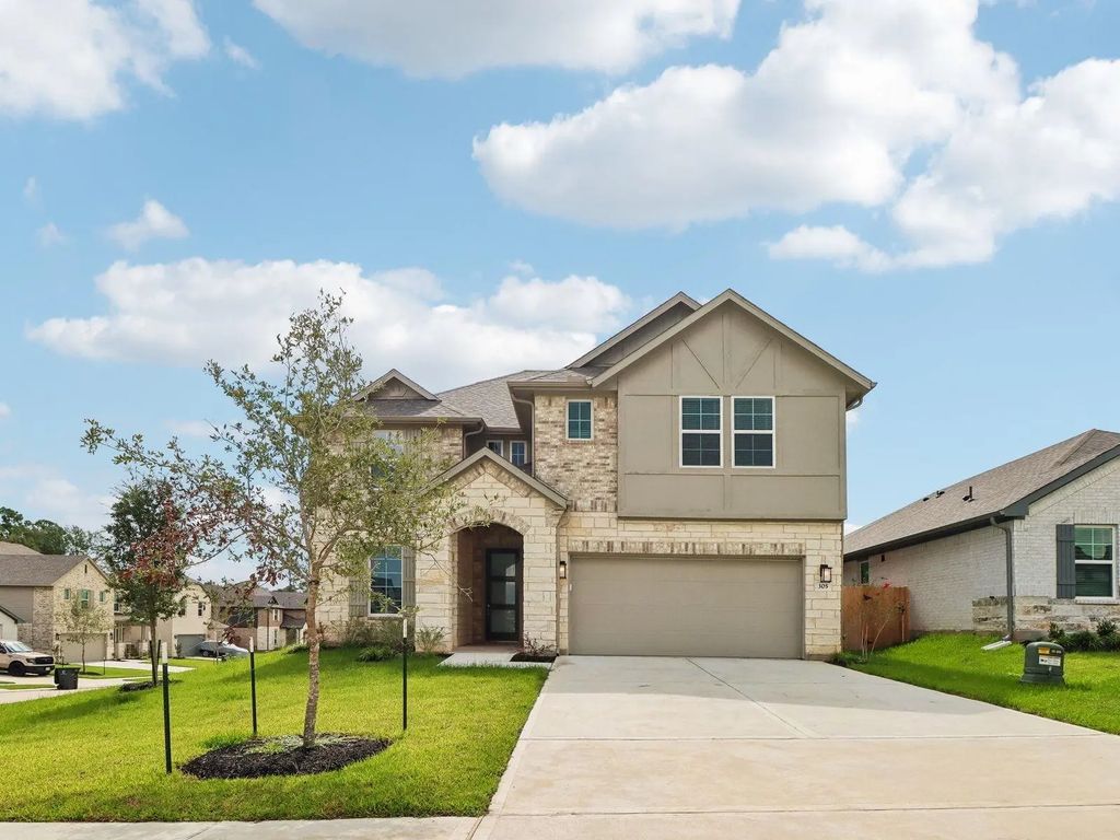 305 Pine Bay Lane, Montgomery