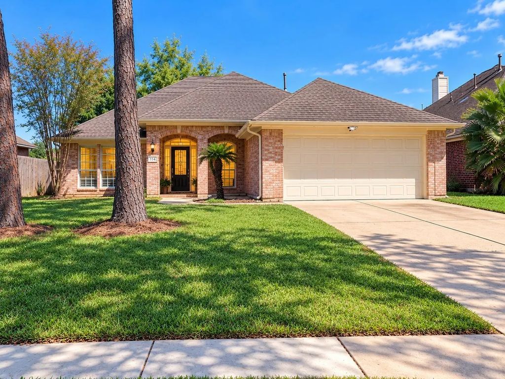 114 Crescent Bay Drive, League City
