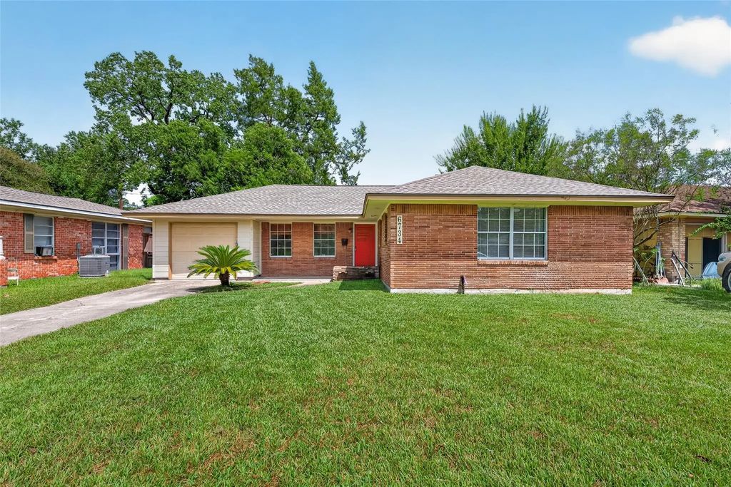 6734 Sharpcrest Street, Houston
