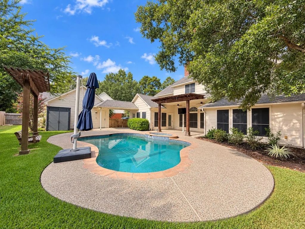 5814 Woodland Creek Drive, Kingwood