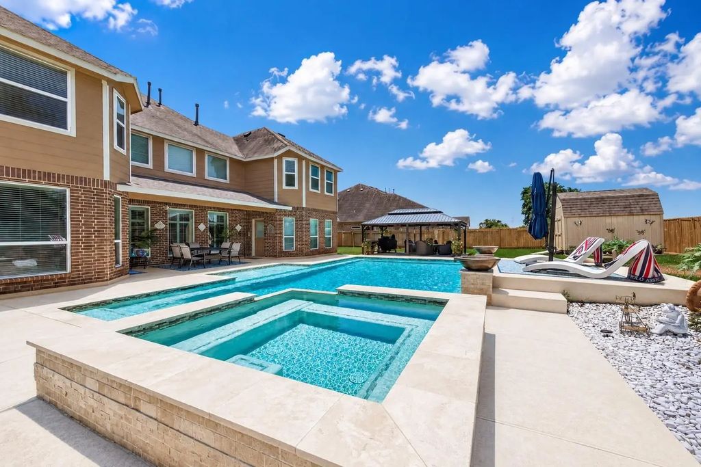 3830 Cypress Point Drive, Mont Belvieu