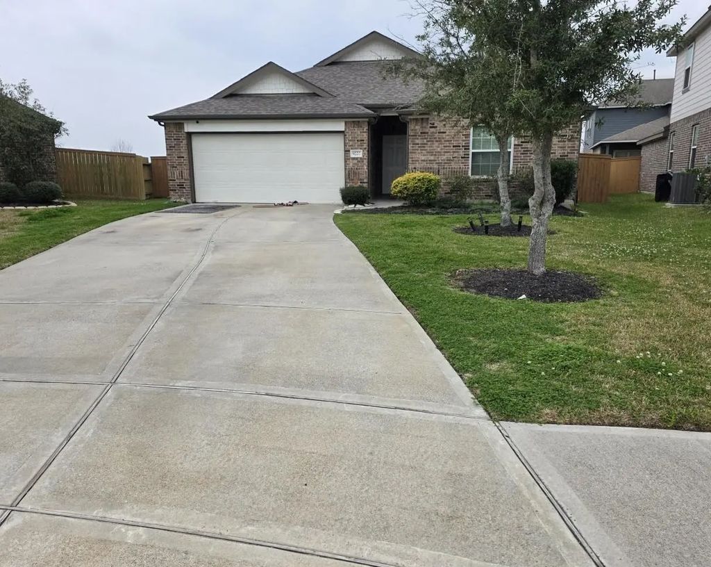 9222 Melmack Drive, Rosharon