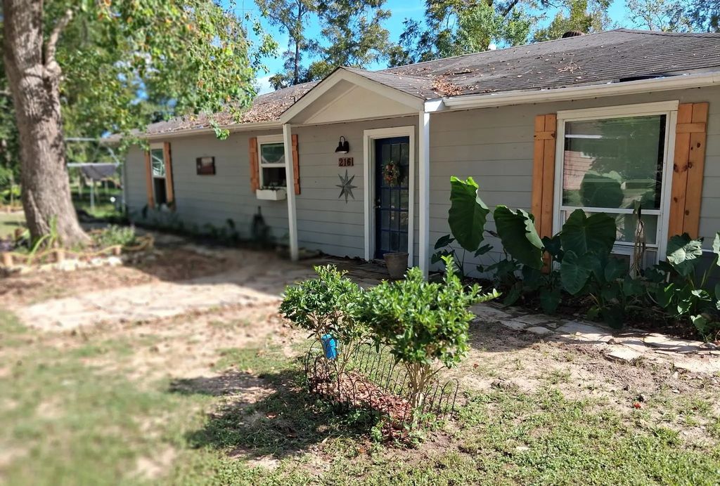 216 Hackberry Lane, Livingston