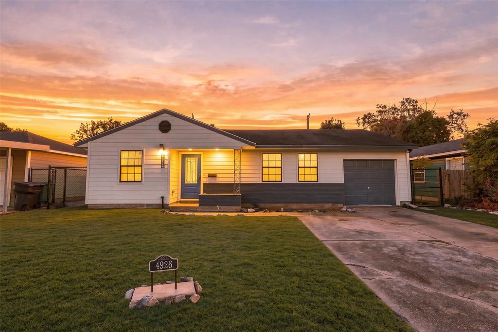 4926 Edfield Street, Houston