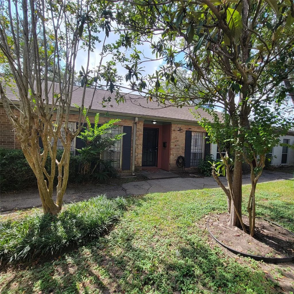 5212 Arboles Drive B, Houston