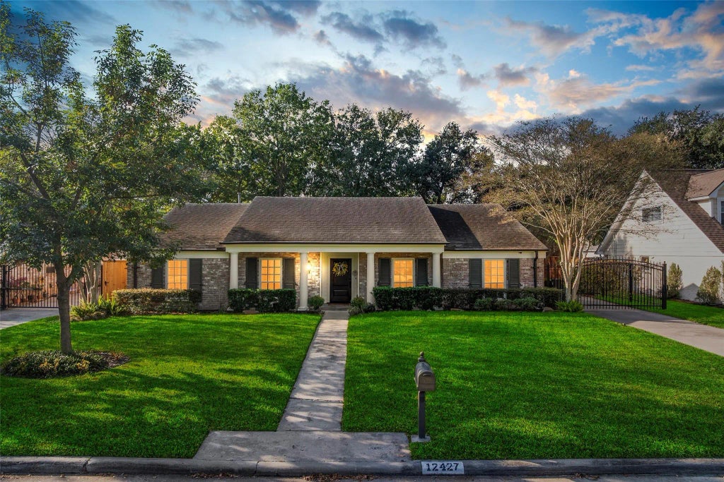 12427 Carriage Hill Drive, Houston