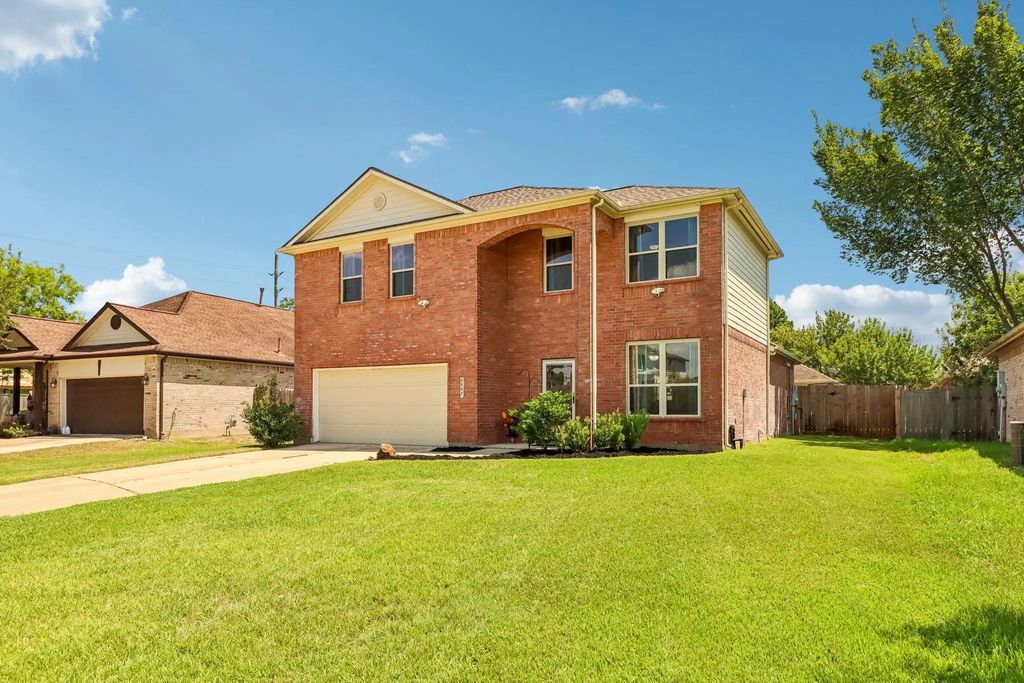 8807 Lacy Willow Court, Tomball
