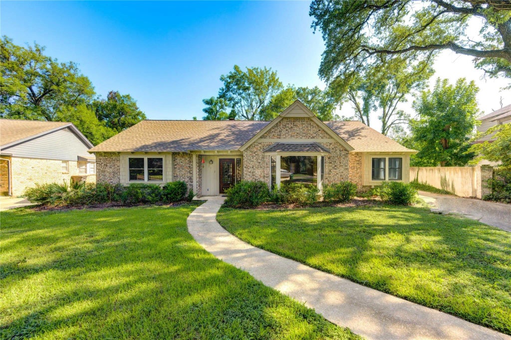 5418 Winding Way Drive, Houston
