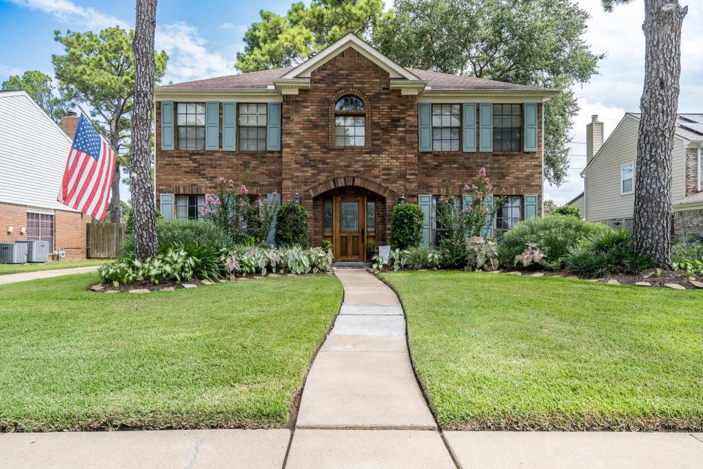 16502 Rainbow Lake Road, Houston