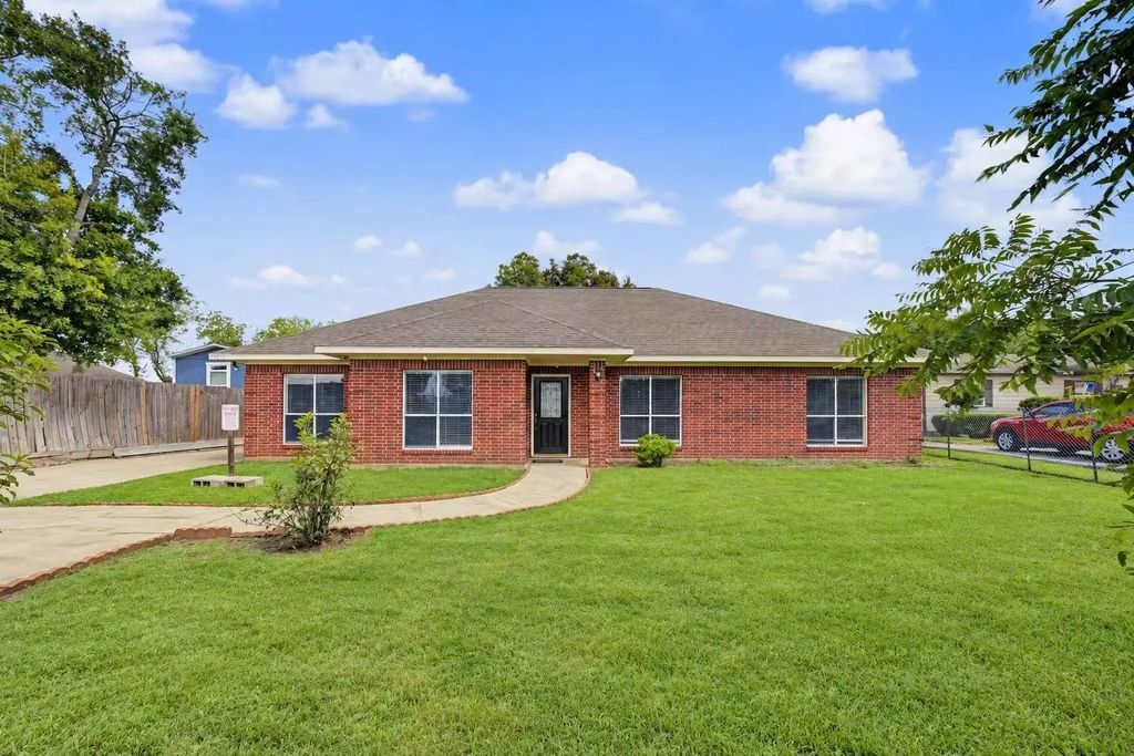1411 Guadalupe, Stafford