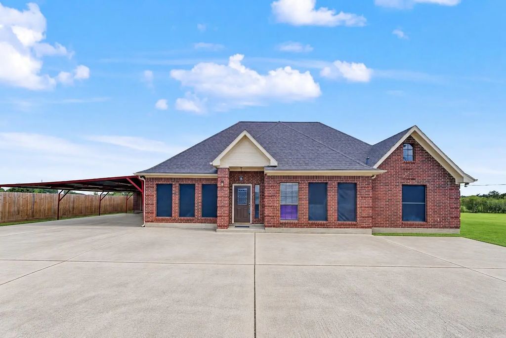 1411 Guadalupe, Stafford
