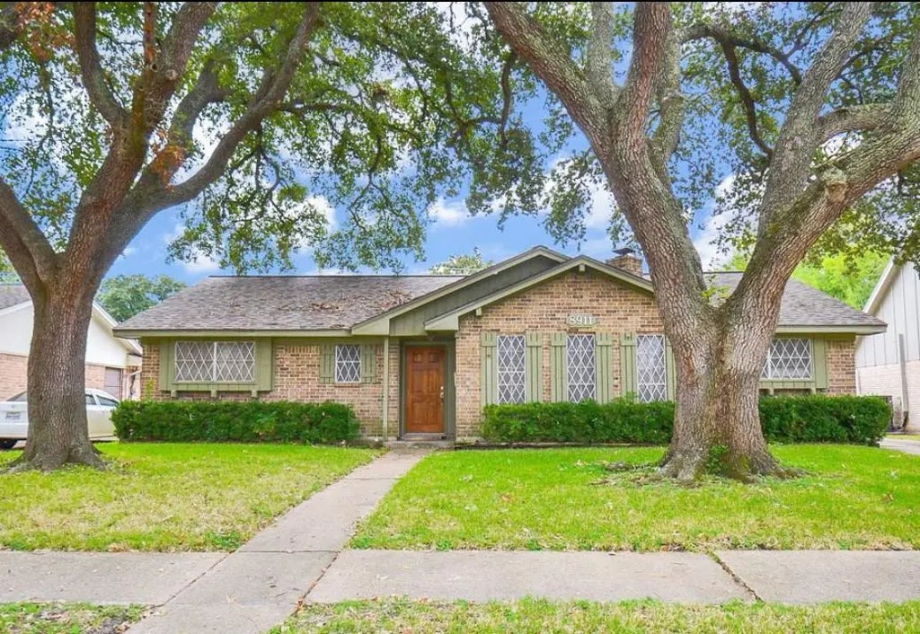 8911 Stroud Drive, Houston