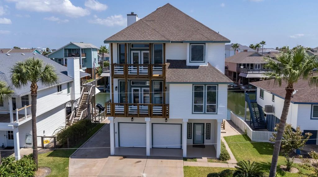 1414 Lotus Drive, Tiki Island