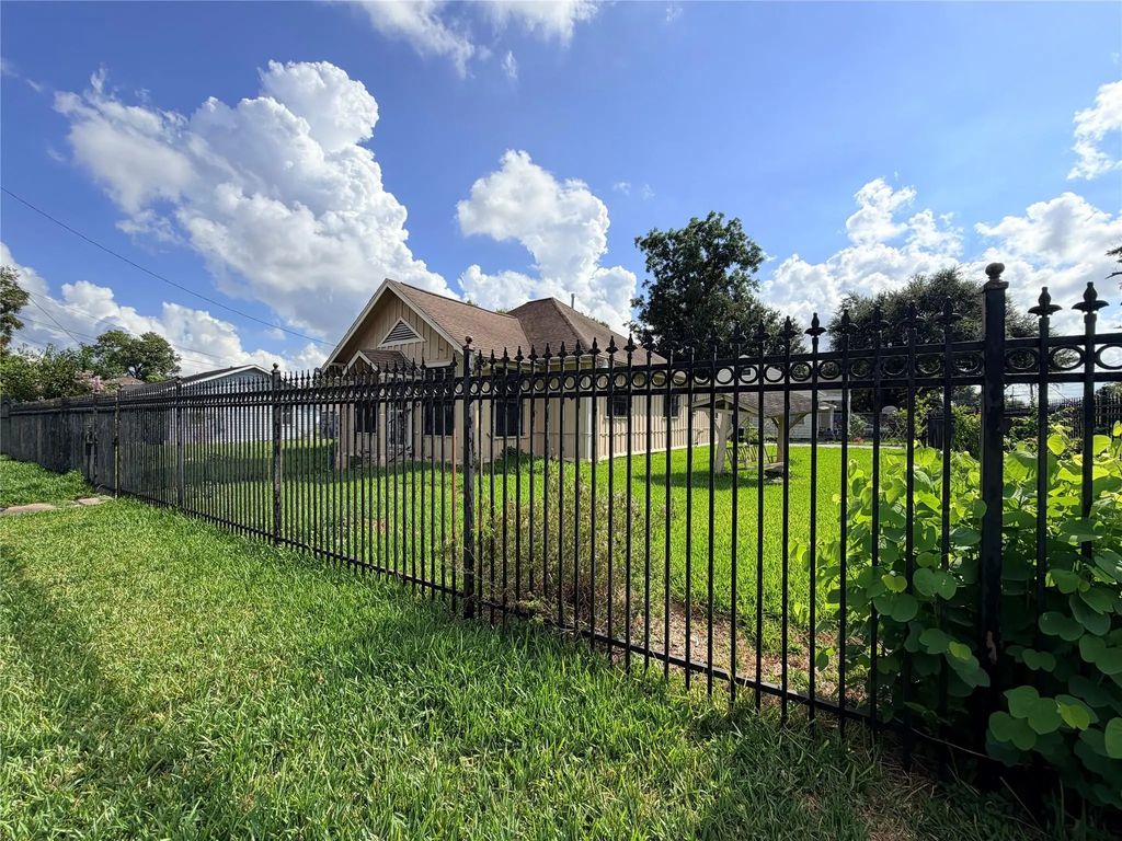 3402 Cochran Street, Houston